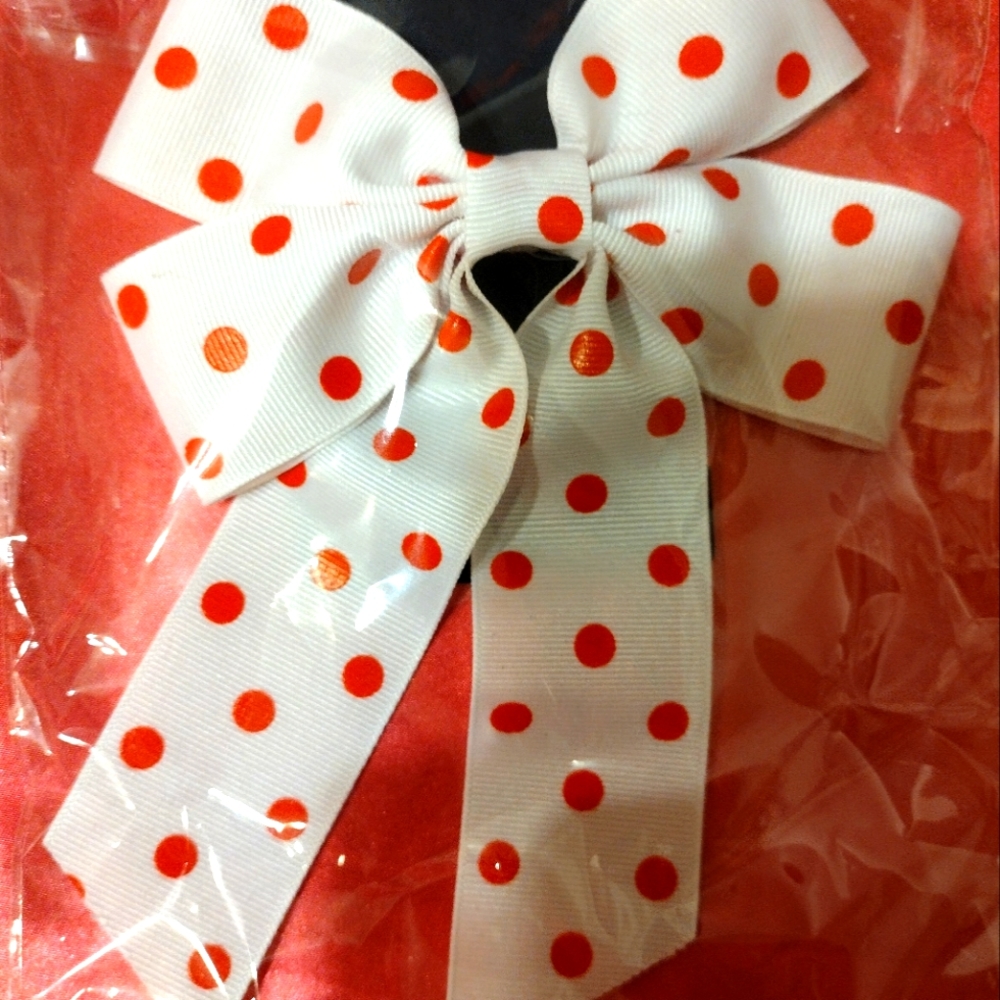 Polka dot hairbow